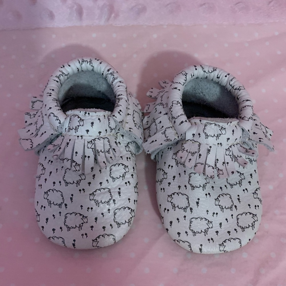 Freshly picked sz 2 sheep moccasins fp adorable!